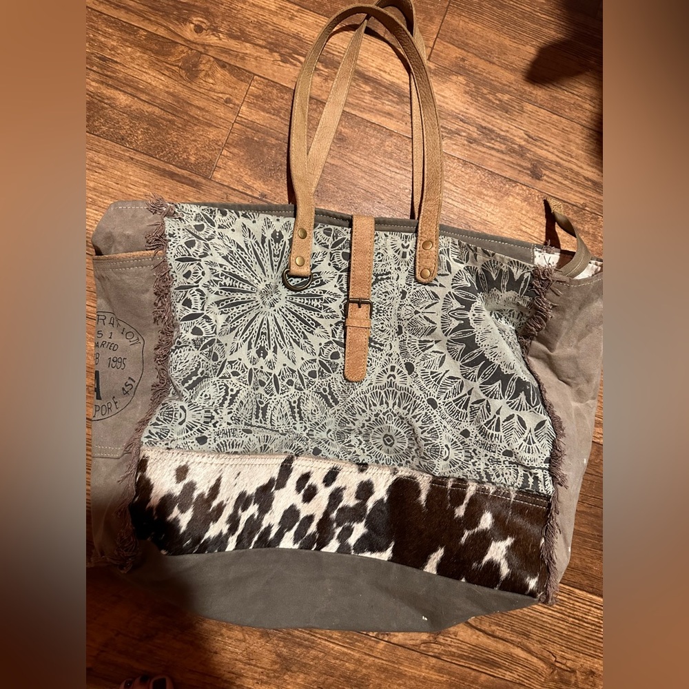 Myra Weekender Bag (Authentic Myra Bag)